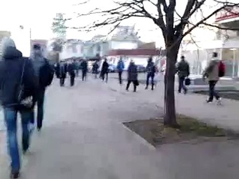 Эпизод 7 Евромайдан 18.02.2014 ( По пути к Политеху по проспекту Победы шли толпы народа пешком )