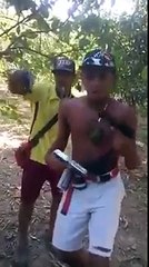 Banda delictiva muestra sus armas en un video publicado en las redes sociales