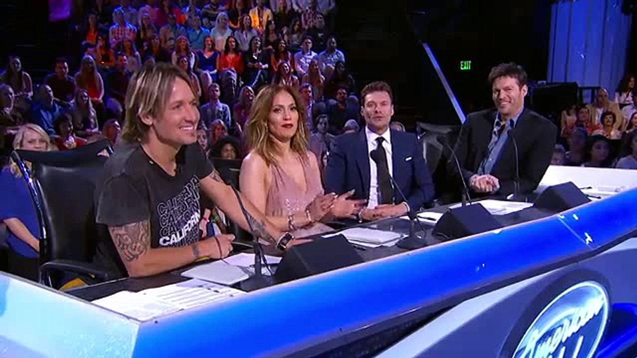 Kelly Clarkson Performs ''Piece by Piece'' - AMERICAN IDOL