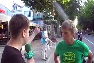 Скажите букву П с открытым ртом .)