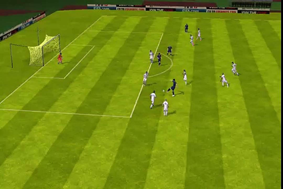 FIFA 13 iPhone/iPad - FC Barcelona vs. Real Madrid (Latest Sport)