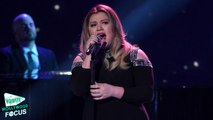 Kelly Clarkson performs emotional rendition of 'Piece by Piece' on American Idol