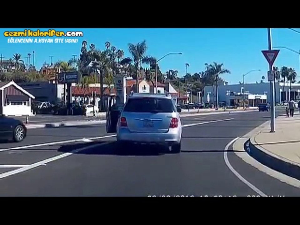 Boşver Abi Sktiret Gidelim Diyen Mercedes