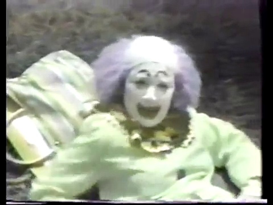 Lollypop the Clown hears God and finds a dead bird