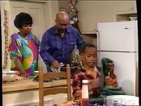 Sesame Street (#3428): The Bears Dine with the Robinsons