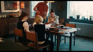 MAGGIES PLAN ft Julianne Moore - Official Trailer Comedy 2016 HD