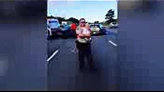 Alabama Diputado Comodidades Bebé En La Escena Del Accidente, La Imagen Se Ha Hecho Viral National Geographic Docu - 2016