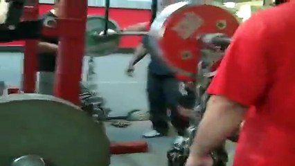 Jon Grove Squatting 496 + 470# chain X 1 w/ wraps & belt