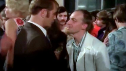 Фильм Афоня & PSY GENTLEMAN M-V 2. Дискотека продолжается! После энергичного танца.