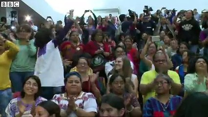Cheers as Guatemalan military jailed for rape - BBC News_2