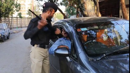 VIP Helmet Phen Ker Khud Ko Waqai VIP Samjhengay Funny Videos