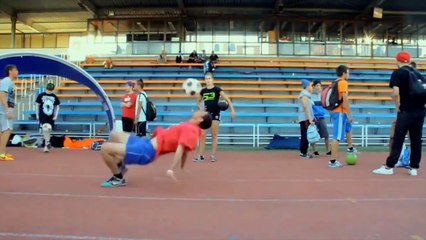 Владение футбольным мячом, жонглирование, трюки, точные удары