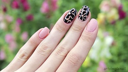 Бежевый маникюр с цветочным принтом - Flowers Nude Nail Art