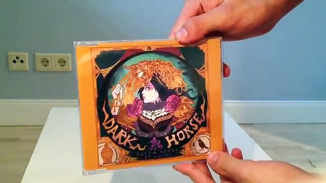 Katy Perry feat. Juicy J - Dark Horse (Single) (Unboxing) HD