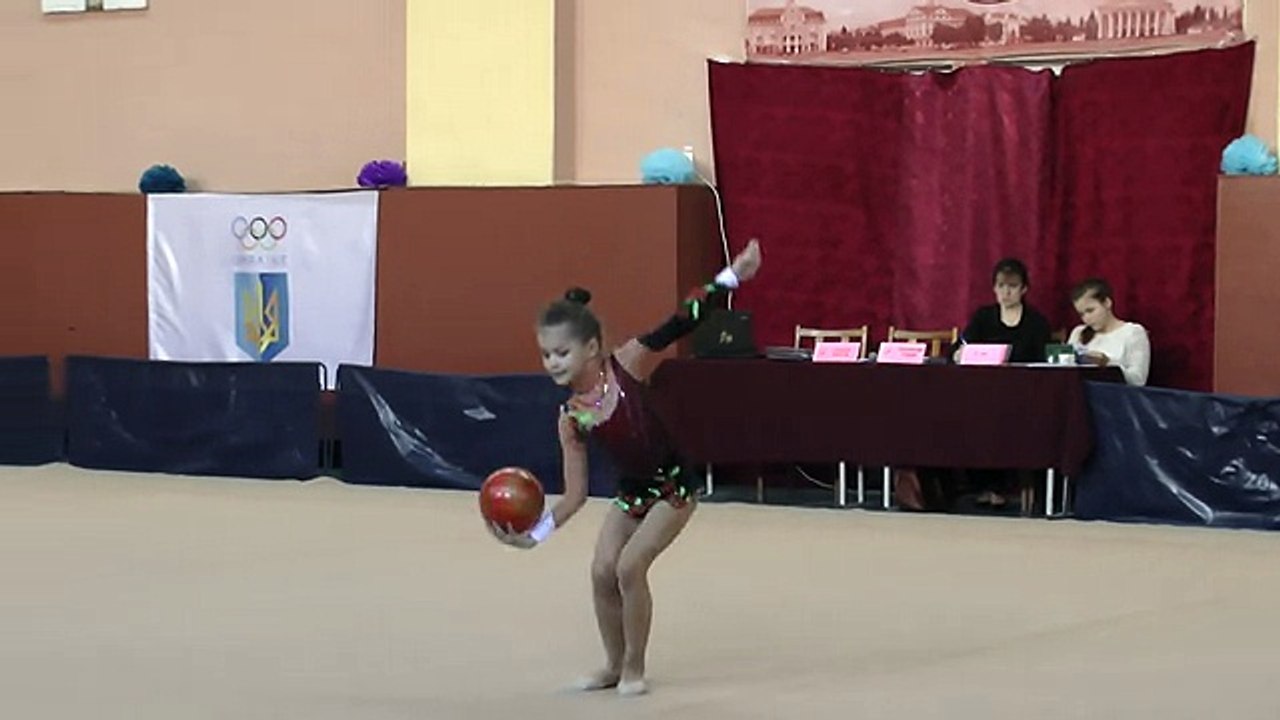 Сердюк Поліна (мяч) 07.02.2016 Художественная гимнастика. Чемпионат Черниговской области