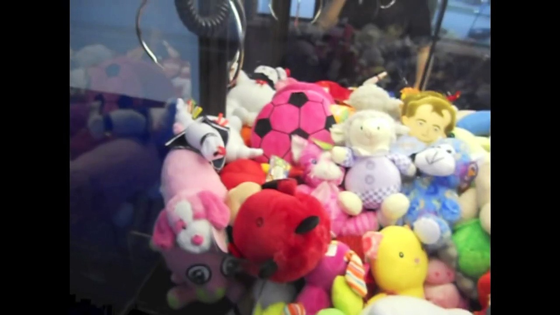 sugarloaf claw machine toys