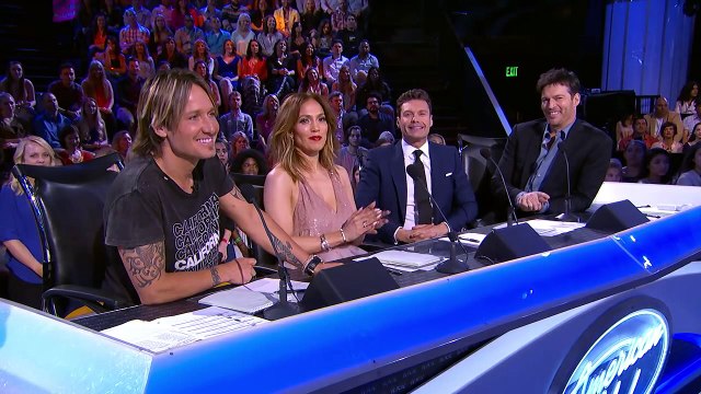 AMERICAN IDOL | Kelly Clarkson Performs 'Piece by Piece'