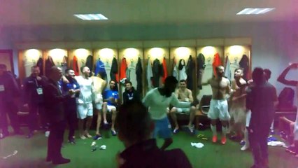 Çaykur Rizespor soyunma odasında çılgın dans!