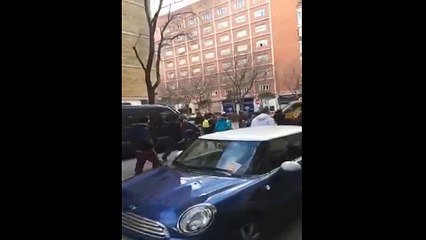 Dev maç sonrası taraftarlar birbirlerine girdiler!