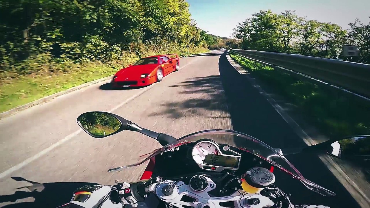 MaxWrist BMW S1000RR vs Ferrari F40