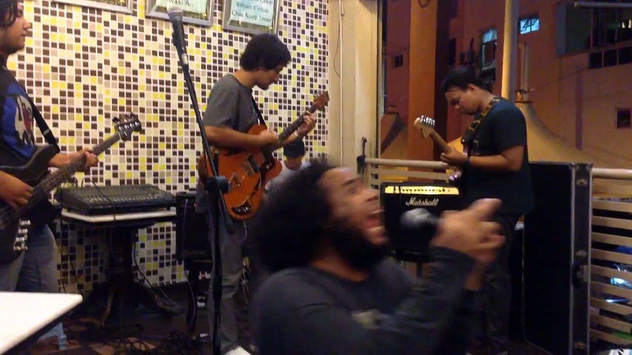 The Fridays - Planking Without Passion Looks So Dumb (Live at Patatimo)