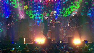 Coldplay - Hymn For The Weekend (Live at The BRIT Awards 2016)