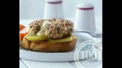 Котлеты из куриного фарша без хлеба с йогуртовым соусом