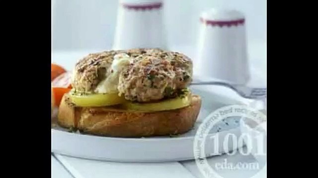 Котлеты из куриного фарша без хлеба с йогуртовым соусом