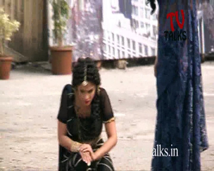 Naagin - 26th February 2016 | Mouni Roy