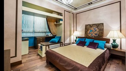 Дизайн спальни с балконом и встроенной гардеробной