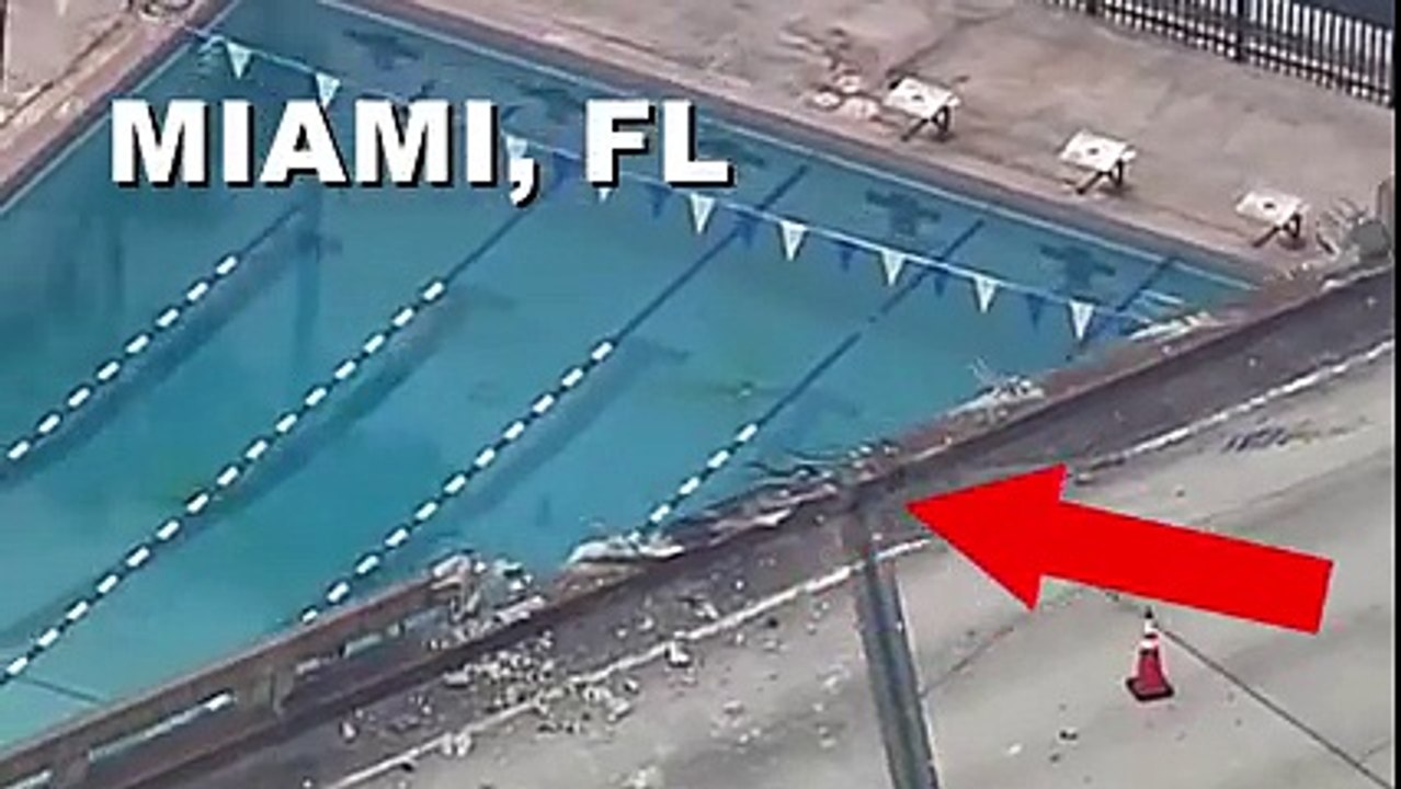 Un camion poubelles fait une sortie d'autoroute à Miami