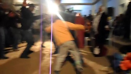 شاهد رقصة عجيبة لطفلين في عرس تونسي