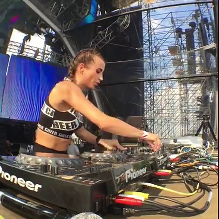 Juicy M - Live from Ultra South Africa