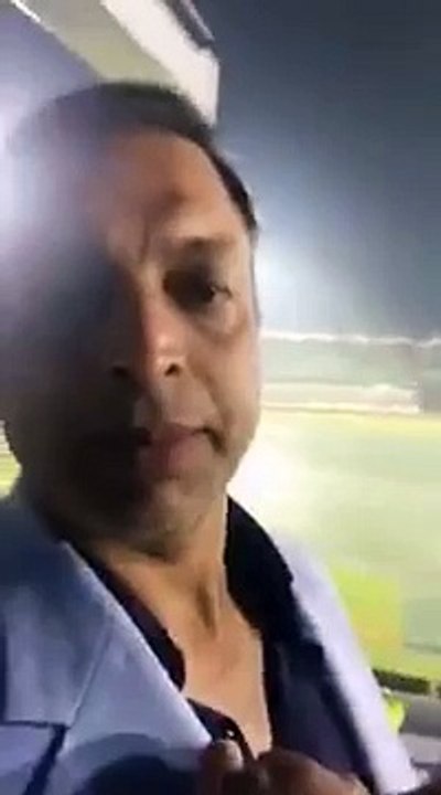 Shoaib akhter praising Mohammad amir bowling after match