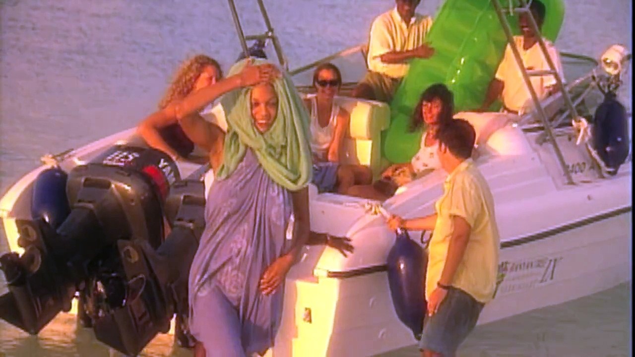 Swim Daily Throwback Thursday, Tyra Banks 1998