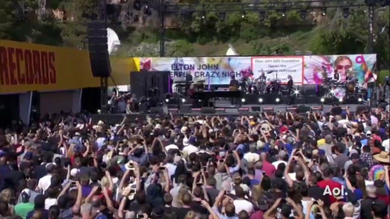 LG Joins EJ On Stage