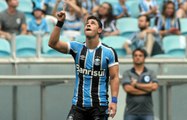 Grêmio sofre, mas vence o Glória-VA na Arena