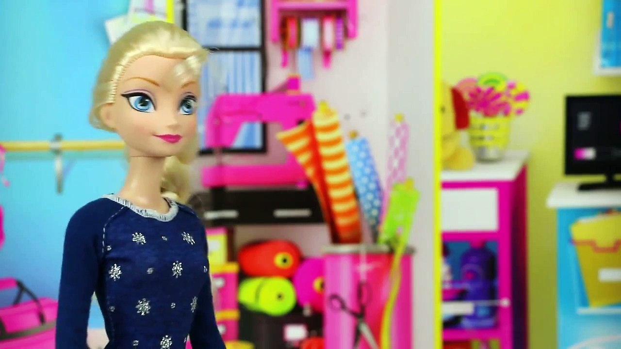 Frozen Elsas Evil Cousin Asle Becomes Catwoman when She Kicks Anna & Elsa Out. DisneyToysFan