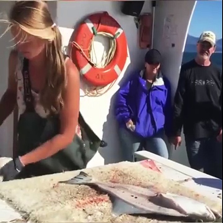 How to gut and clean a fish - Video