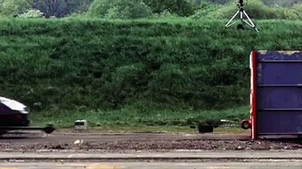 200 km hızla duvara çarparsanız. Ya da kaza yaparsanız ne olur?