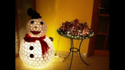 Снеговик из пластиковых стаканов