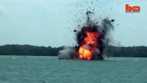 30 poacher boats blown up by Indonesian Navy/ Des bateaux de pêche illégale explosés et coulés