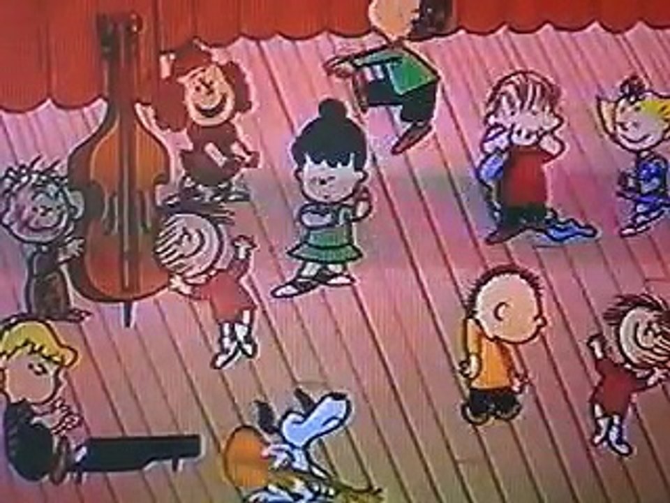 A Charlie Brown Christmas the kids dance to Linus and Lucy Видео
