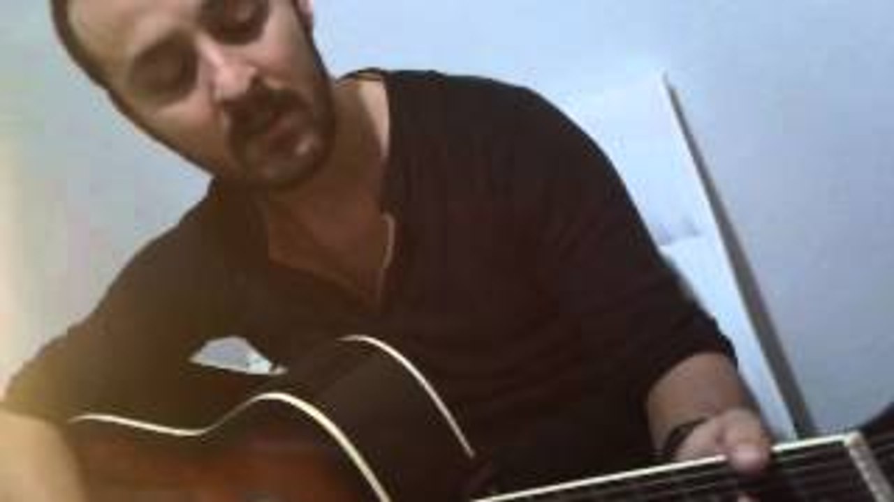 Sezen AKSU Vazgeçtim Parçası Amatör Ses Manyak :) 1:16 dan Başla.