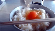 Japanese eats a raw egg　日本人は生卵を食べます