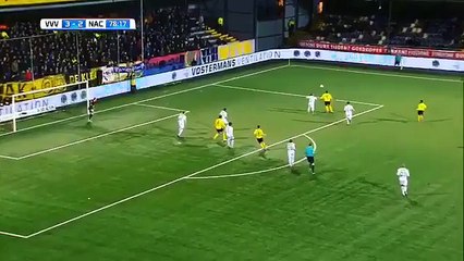 Dutch player juggles over two defenders to score world-class goal