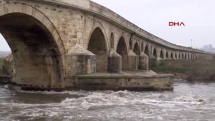 Edirne Ergene Nehri'ne Atlayan Genci, Kirlilik Nedeniyle Dalgıçlar Su Altında Arayamadı