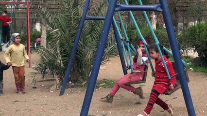 Sírios voltam às ruas após cessar-fogo