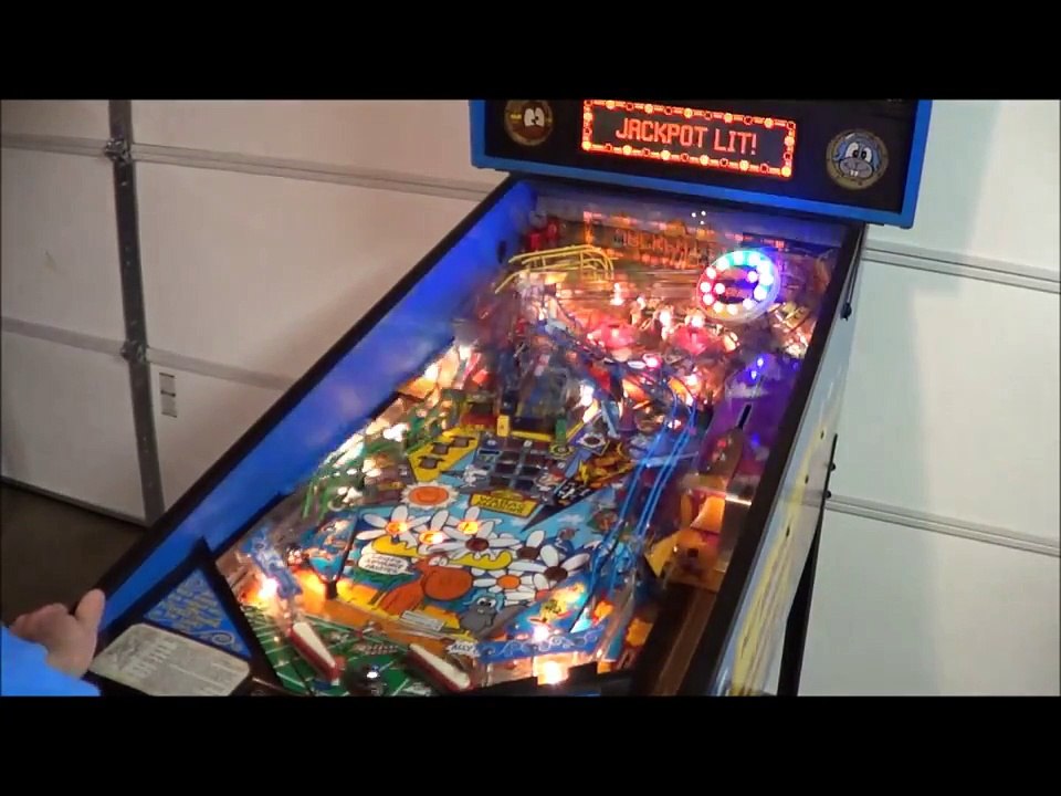 THE ADVENTURES OF ROCKY AND BULLWINKLE PINBALL MACHINE BY DATA EAST