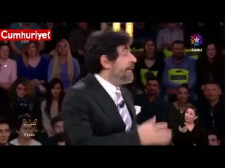 Bayülgen, 'Erdoğan'a hakaret' haberini izletti, "hakkikatten dram"